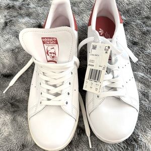 adidas Stan Smith
Lush Red